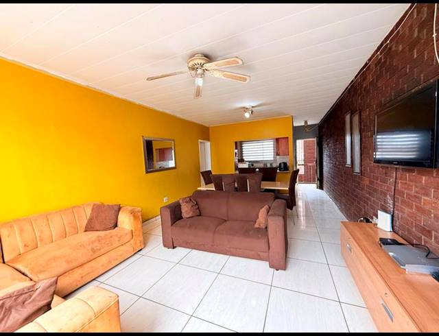 1 BEDROOM APARTMENT FOR SALE IN GERMISTON SOUTH